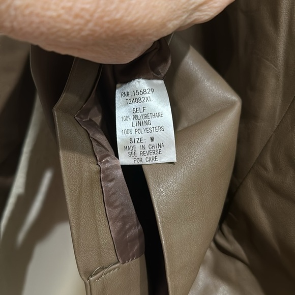 Nwt White Birch black label faux leather cropped jacket. boutique brand - Picture 6 of 6